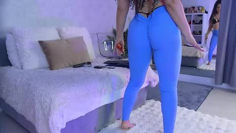 anissia teaser online show from 10/14/25, 04:57