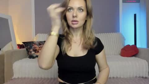 Snapshot of anita_forever chatting on 02/01/26, 09:35 Anita online show from 02/01/26, 09:35