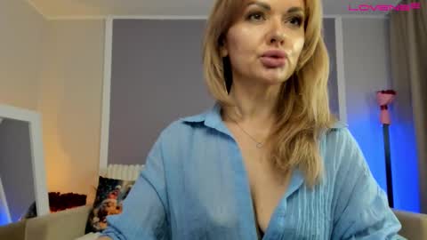 Snapshot of anita_forever chatting on 03/27/26, 10:20 Anita online show from 03/27/26, 10:20