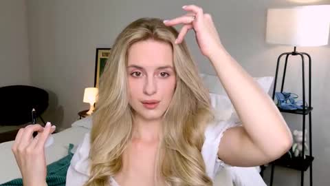 Anita online show from 09/21/25, 01:02