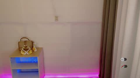 Snapshot of anitaguen chatting on 02/02/25, 08:30 anita online show from 02/02/25, 08:30