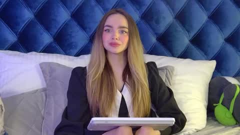 Snapshot of anitaventure chatting on 04/06/26, 04:46 AnitaVenture online show from 04/06/26, 04:46