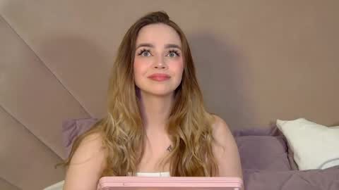 Snapshot of anitaventure chatting on 04/11/26, 04:22 AnitaVenture online show from 04/11/26, 04:22