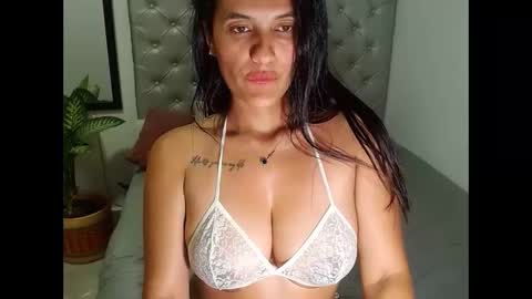 Snapshot of anithaxx chatting on 03/07/25, 08:44 esmeralda online show from 03/07/25, 08:44