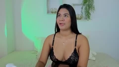 Snapshot of anittafoxx chatting on 07/18/26, 10:35 anittafoxx online show from 07/18/26, 10:35