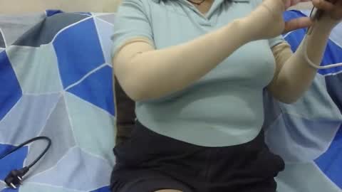 anjali_dogra786 online show from 09/19/25, 08:49