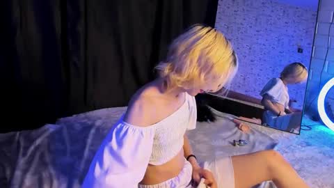 Angel online show from 10/12/25, 06:07