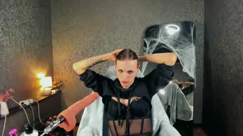 Snapshot of anjella_botton chatting on 05/27/26, 06:27 Angel online show from 05/27/26, 06:27
