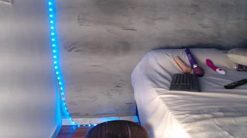 Hello My name is NaiaraPv is OPEN online show from 02/14/25, 09:56