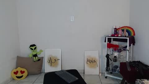 Hello My name is NaiaraPv is OPEN online show from 10/15/25, 10:43