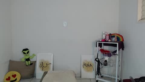 Hello My name is NaiaraPv is OPEN online show from 10/21/25, 07:47