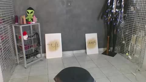 Hello My name is NaiaraPv is OPEN online show from 04/27/26, 01:53
