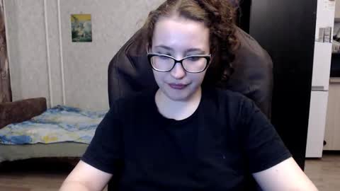 Snapshot of ankey_rayah chatting on 12/21/25, 12:34 Nameless online show from 12/21/25, 12:34