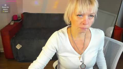 ann_annise online show from 06/08/26, 01:20