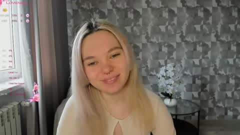 Snapshot of anna_aaaa chatting on 04/19/26, 07:07 Anna online show from 04/19/26, 07:07