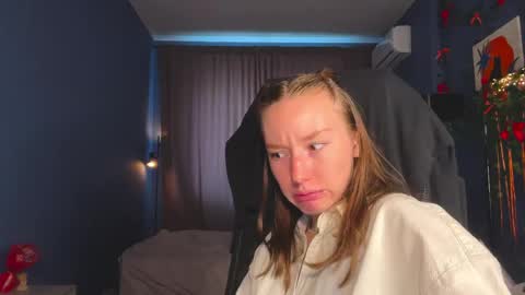 Snapshot of anna_kare chatting on 04/18/26, 01:26 Anna online show from 04/18/26, 01:26