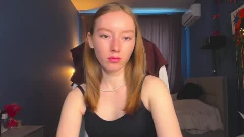Snapshot of anna_kare chatting on 04/19/26, 01:10 Anna online show from 04/19/26, 01:10