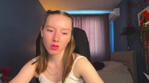 Snapshot of anna_kare chatting on 04/20/26, 11:46 Anna online show from 04/20/26, 11:46