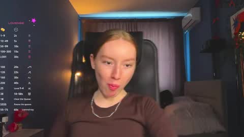 Snapshot of anna_kare chatting on 04/21/26, 11:27 Anna online show from 04/21/26, 11:27