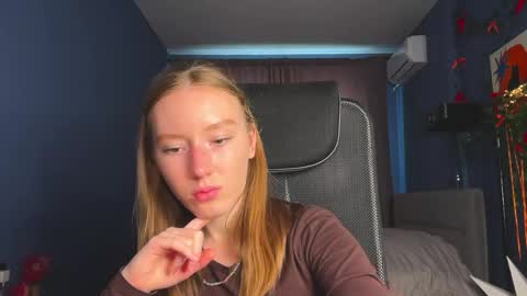 Snapshot of anna_kare chatting on 04/22/26, 01:56 Anna online show from 04/22/26, 01:56