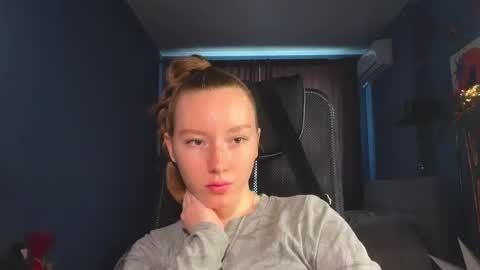 Snapshot of anna_kare chatting on 04/24/26, 01:13 Anna online show from 04/24/26, 01:13