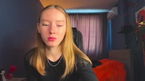 Snapshot of anna_kare chatting on 04/27/26, 11:08 Anna online show from 04/27/26, 11:08