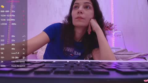 Snapshot of anna_lewis chatting on 04/05/26, 06:43 Anna online show from 04/05/26, 06:43