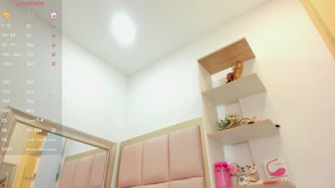 Snapshot of anna_mayers chatting on 12/15/24, 04:40 anna online show from 12/15/24, 04:40