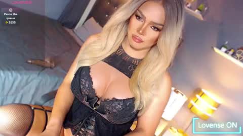 Miss Anna online show from 04/22/26, 10:11
