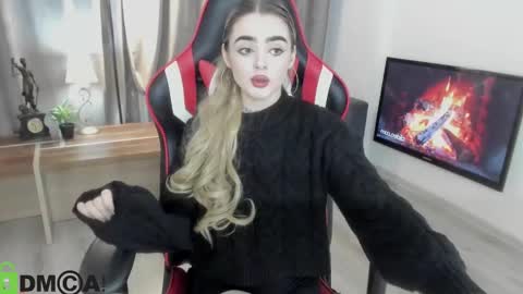 Snapshot of anna_nickol chatting on 12/12/24, 06:10 Anna online show from 12/12/24, 06:10