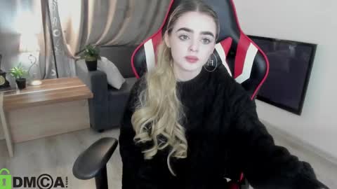 Snapshot of anna_nickol chatting on 12/12/24, 09:48 Anna online show from 12/12/24, 09:48