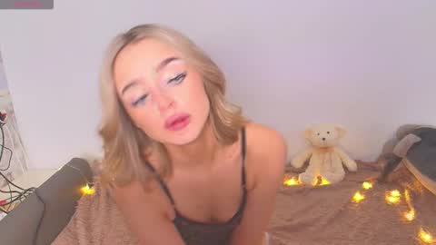 Anna online show from 12/04/25, 01:20