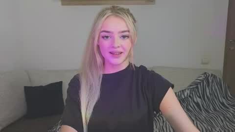 Anna online show from 03/18/26, 01:25