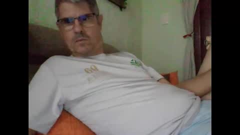 Snapshot of anna_rs chatting on 01/06/25, 02:25 Lucas online show from 01/06/25, 02:25