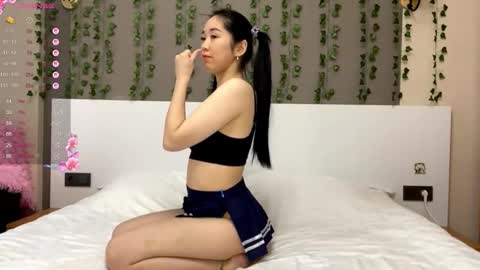 Snapshot of annabellegallego chatting on 12/22/25, 09:39 Aya online show from 12/22/25, 09:39