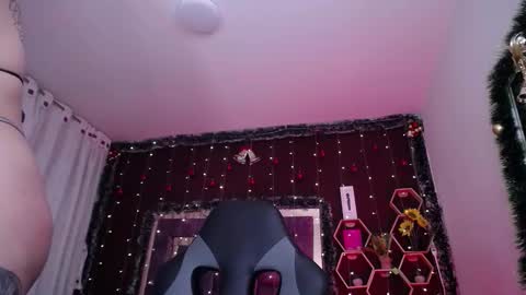 Anna online show from 12/19/25, 02:07