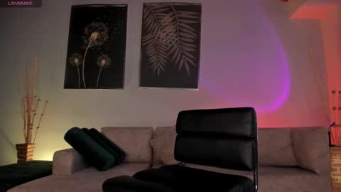 Anna Brooks  online show from 01/05/26, 07:50