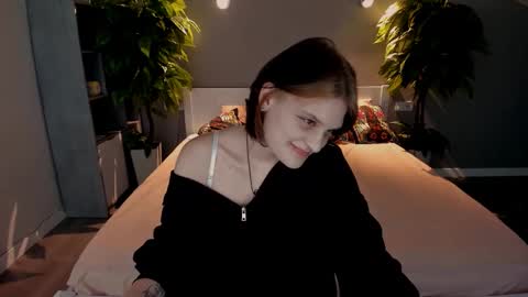 Anna online show from 09/27/25, 05:23