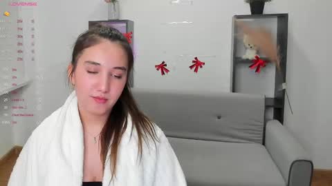 Snapshot of annaelfi chatting on 01/10/25, 01:41 Anna online show from 01/10/25, 01:41