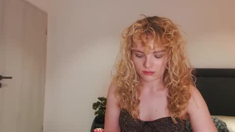 annaevv online show from 05/22/26, 02:51