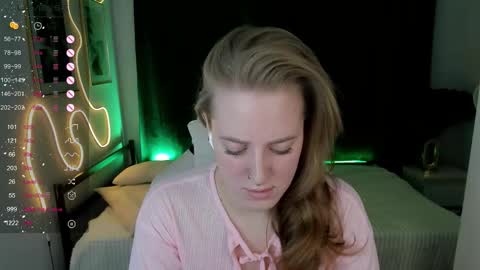 annagrees1 online show from 12/15/25, 02:32