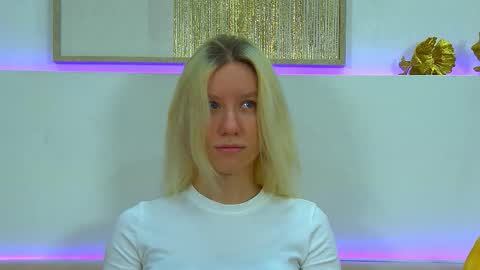 Snapshot of annamaisie chatting on 12/14/25, 06:19 Anna online show from 12/14/25, 06:19