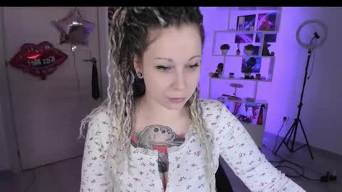 Anna online show from 10/22/25, 02:34