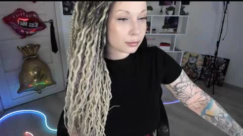 Anna online show from 05/01/26, 06:45
