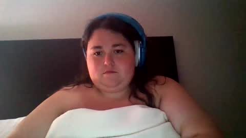 Snapshot of annaoftherealms chatting on 06/22/26, 02:02 annaoftherealms online show from 06/22/26, 02:02