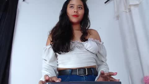 Snapshot of annaqueen_ chatting on 03/11/25, 08:42 Anna online show from 03/11/25, 08:42