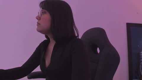 Annara Lein online show from 11/28/25, 03:42