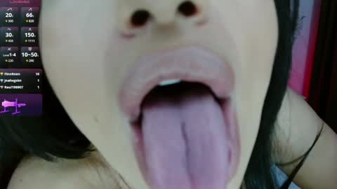 Snapshot of annaros_ chatting on 05/15/26, 06:04 AnnaRos online show from 05/15/26, 06:04