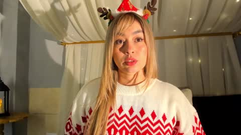 Snapshot of annavictoria__ chatting on 12/18/24, 03:37 Anna Victoria online show from 12/18/24, 03:37