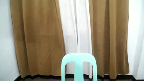 Snapshot of anne_chanelx chatting on 11/27/25, 04:47 anne_chanelx online show from 11/27/25, 04:47